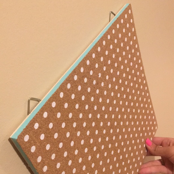 UNUSED Push-Pin board WITH pins, notebook & pen!! - Picture 6 of 6